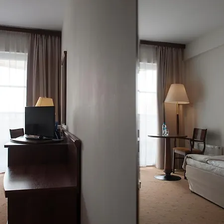 Edison Poznan Lotnisko Lawica 3*