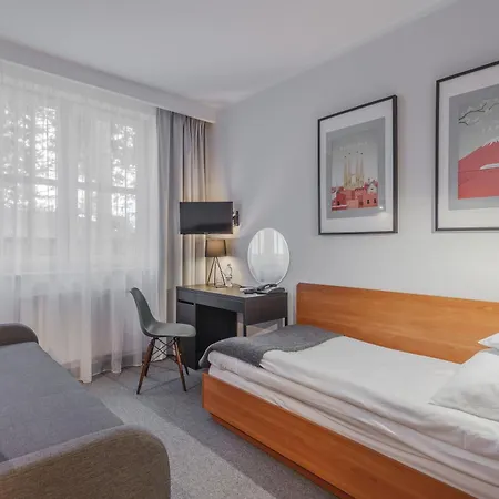 Готель Edison Poznan Lotnisko Lawica 3*