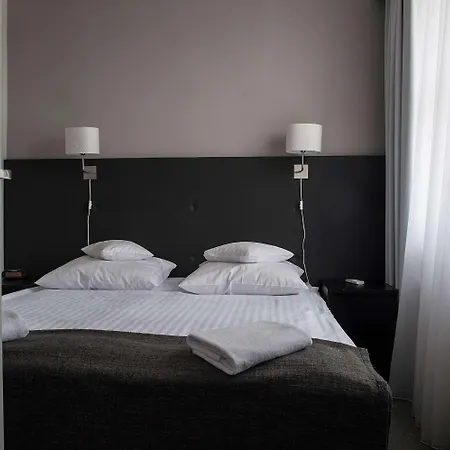 Edison Poznan Lotnisko Lawica 3* Бараново