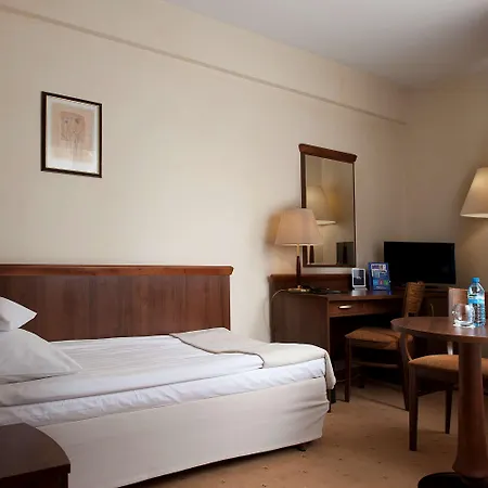 Edison Poznan Lotnisko Lawica 3*