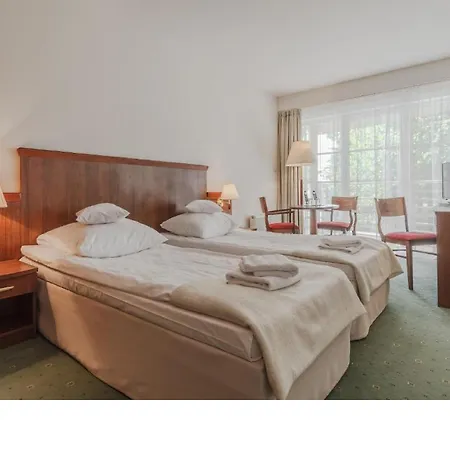 Hotel Edison Poznan Lotnisko Lawica 3*