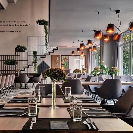 Hotel Edison Poznan Lotnisko Lawica 3*