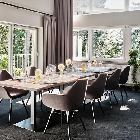 Hotel Edison Poznan Lotnisko Lawica 3*