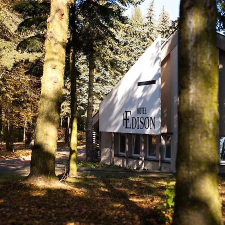 Edison Poznan Lotnisko Lawica Готель 3*