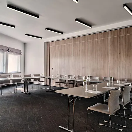 Edison Poznan Lotnisko Lawica Hotel