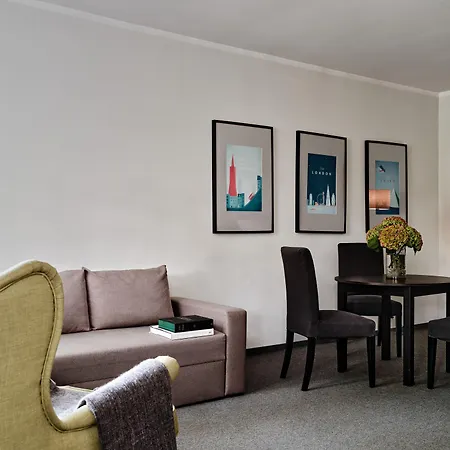 Hotell Edison Poznan Lotnisko Lawica