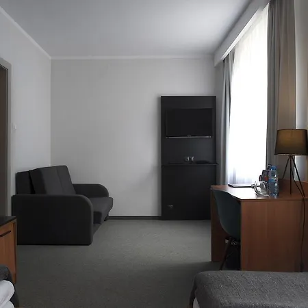 Edison Poznan Lotnisko Lawica 3*