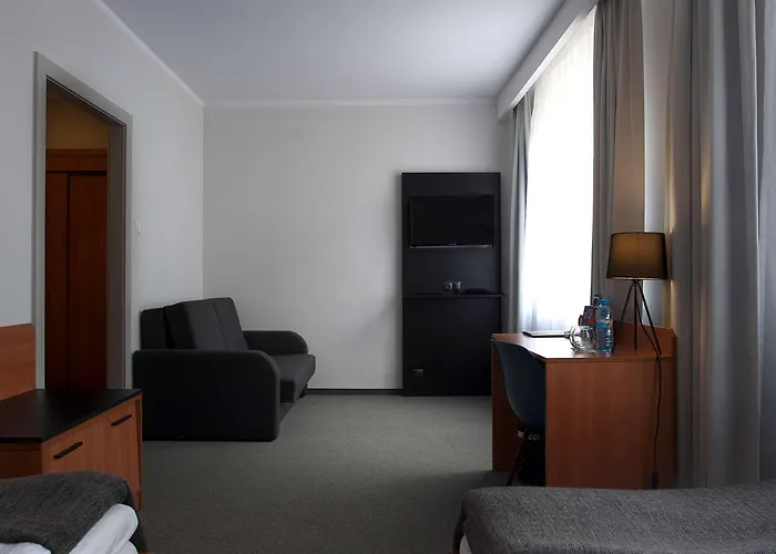 Hotel Edison Poznan Lotnisko Lawica 3*
