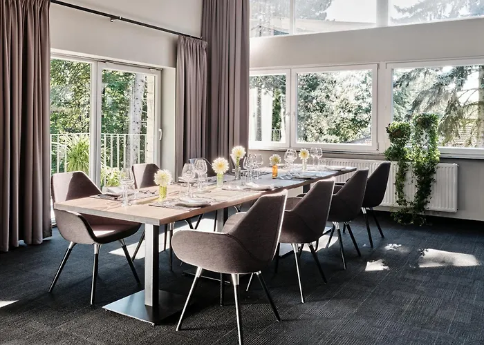 Hotel Edison Poznan Lotnisko Lawica 3*