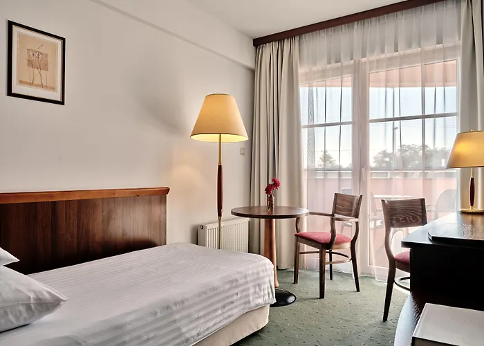 Edison Poznan Lotnisko Lawica Hotel 3*