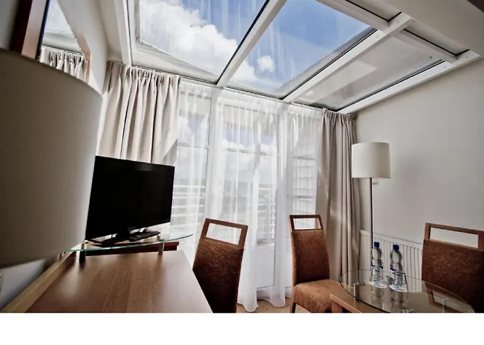 Hotel Edison Poznan Lotnisko Lawica 3*