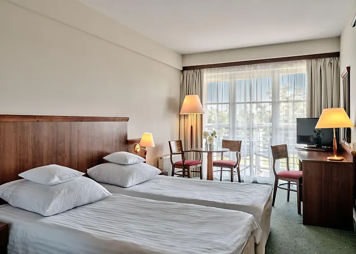 Hotel Edison Poznan Lotnisko Lawica 3*